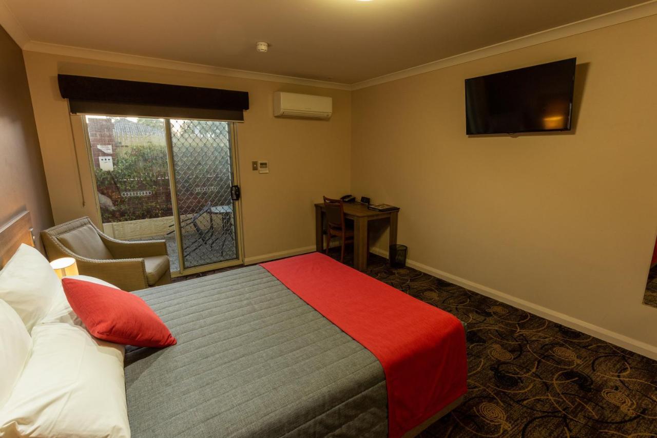 Quality Hotel Bayswater Perth Exteriör bild