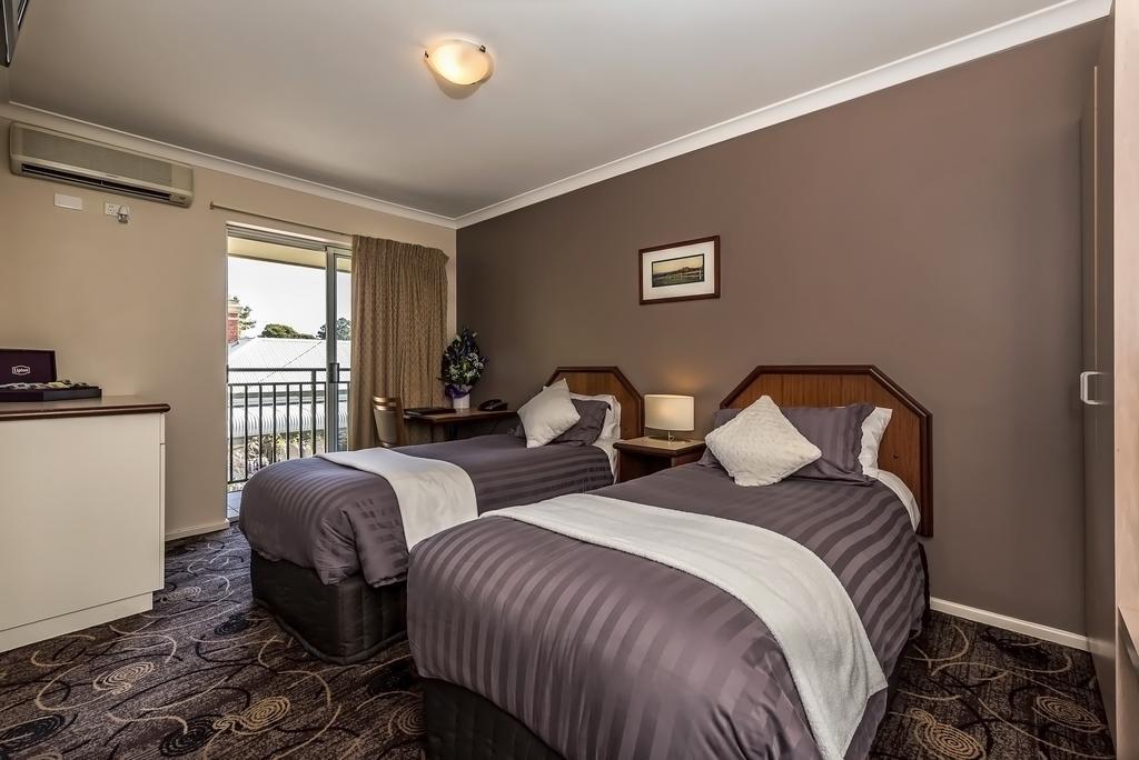 Quality Hotel Bayswater Perth Exteriör bild