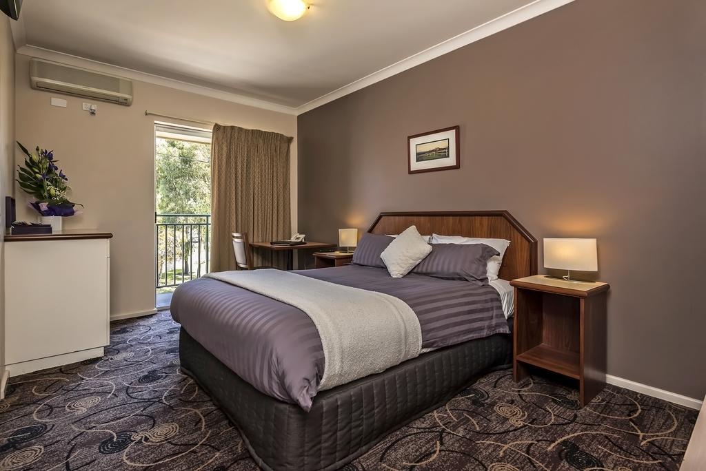 Quality Hotel Bayswater Perth Exteriör bild