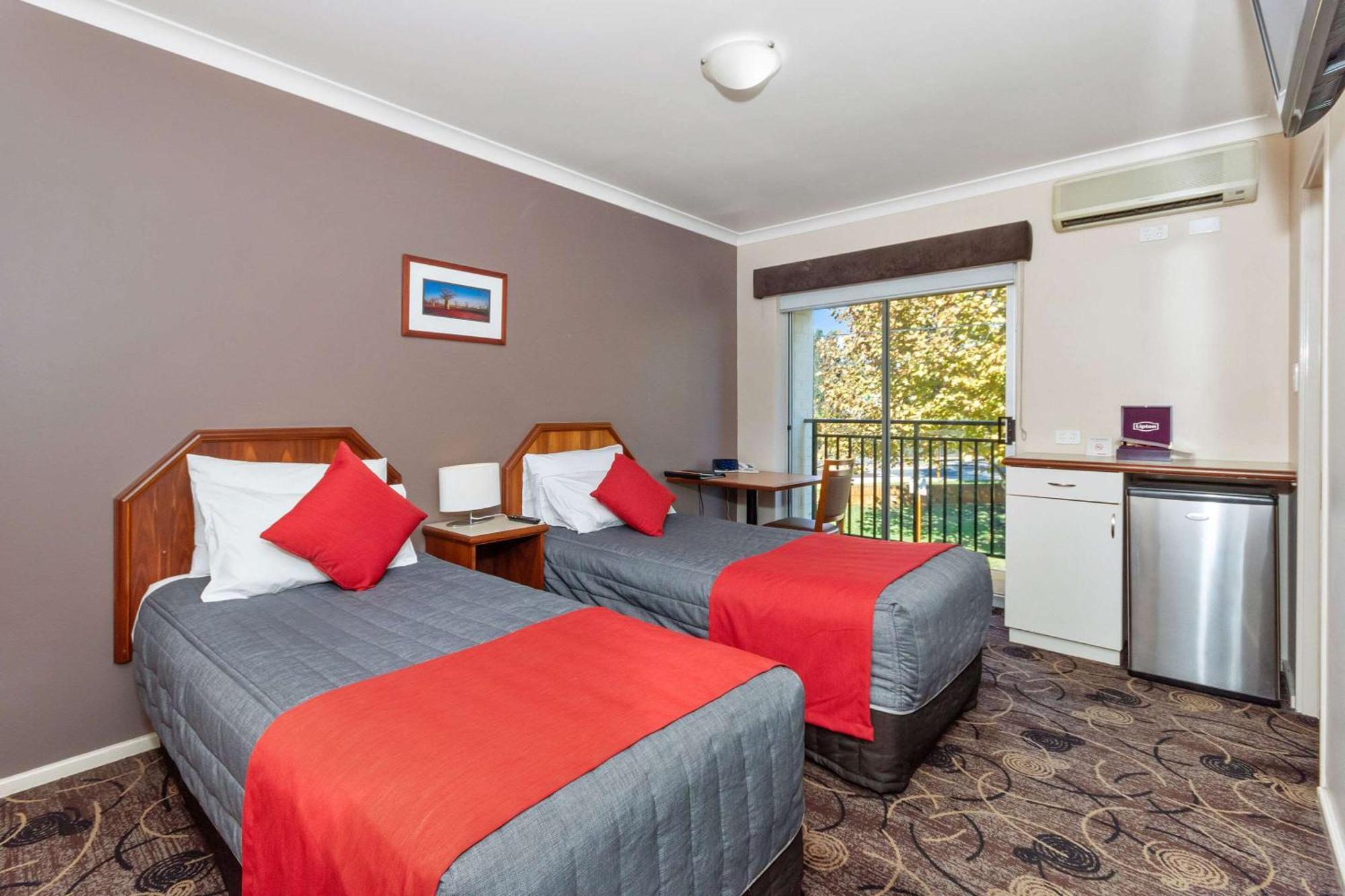Quality Hotel Bayswater Perth Exteriör bild